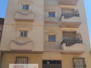 عمارة سكنية مكونة من ٤ أدوار للبيع ببرج العرب