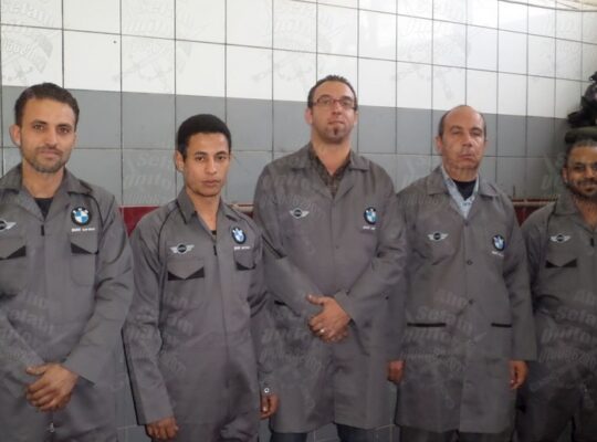 الـ زى الموحد للمهندسين و عمال المصانع و الشركات