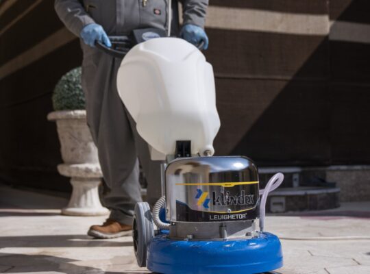 شركة التنفيذ: الريادة والاحتراف في خدمات التنظيف الشامل بالق